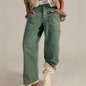 Free People We The Free Just In Time Slouch Pants. NWT. Olive leaves